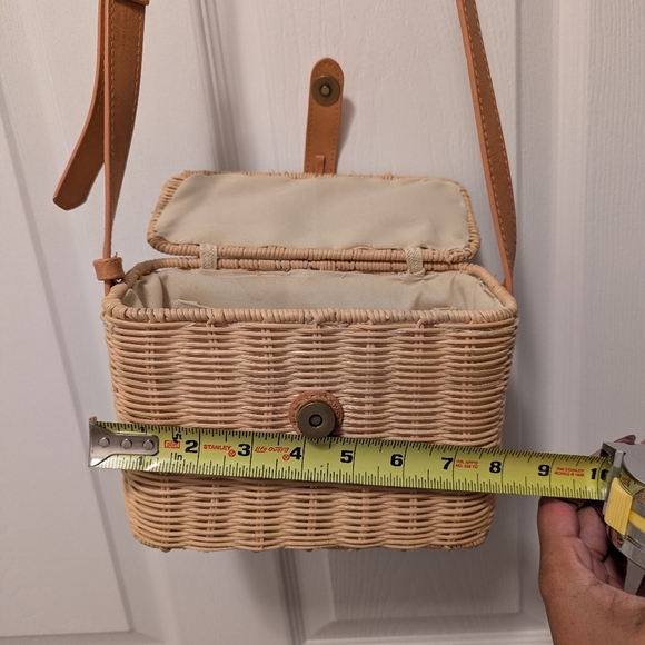 Universal Thread Square Basket Purse - Picture 2 of 3